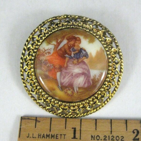 Brooch Pin Figural Lovers Courting Couple Goldtone Vintage 1980s Filigree - Picture 3 of 4
